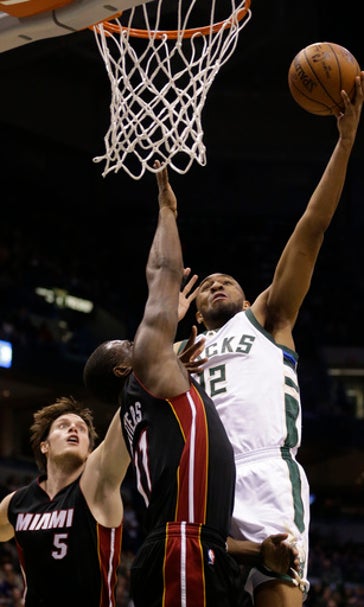 Parker, Antetokounmpo lead Bucks past Heat, 116-108 (Jan 13, 2017)
